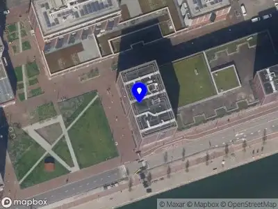 Brandweer met grote spoed naar de Astanaplein in Rotterdam vanwege reanimatie