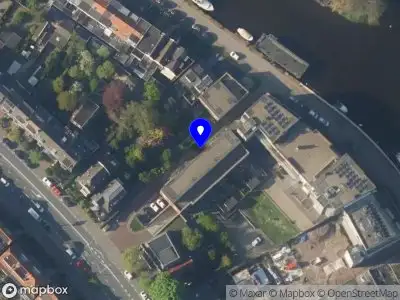 Ambulance met gepaste spoed naar de Dinkelstraat in Leiden