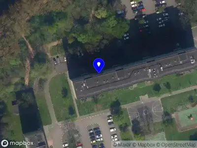 Ambulance met gepaste spoed naar de Reviusrondeel in Capelle aan den IJssel