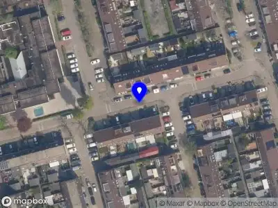 Ambulance met grote spoed naar de Dirk Costerstraat in Rotterdam