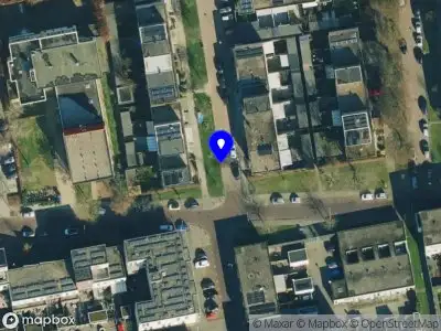 Brandweer met grote spoed naar de Smetanastraat in Zwolle vanwege voertuigbrand