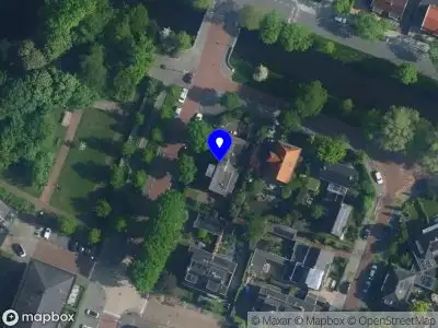 Ambulance met grote spoed naar de Veenendaalplein in Amstelveen