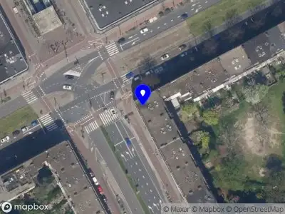 Ambulance met gepaste spoed naar de Statenweg in Rotterdam