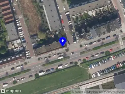Ambulance met grote spoed naar de Parallelweg in Vlaardingen