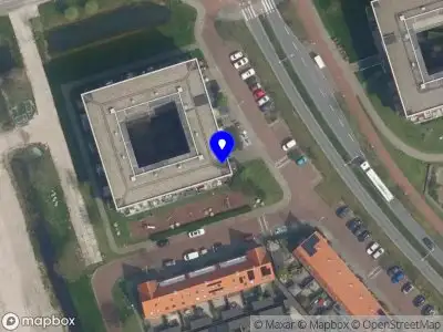 Ambulance met grote spoed naar de Tarweakker in Pijnacker