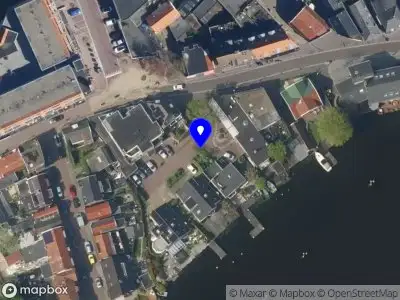 Ambulance met grote spoed naar de Blomstraat in Uithoorn
