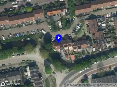 Ambulance met grote spoed naar de Leurbeek in Zaandam