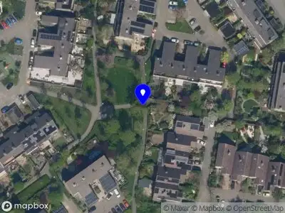 Ambulance met grote spoed naar de Eilandenweg in Capelle aan den IJssel
