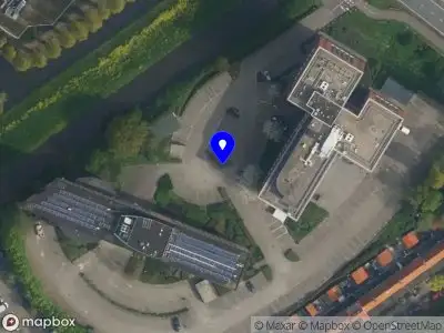 Ambulance met grote spoed naar de Brassersplein in Delft
