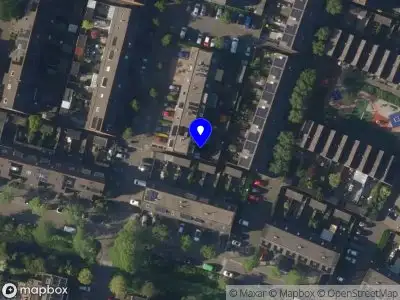 Ambulance met grote spoed naar de Loevestein in Alphen aan den Rijn