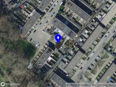 Ambulance met grote spoed naar de Geepstraat in Hoogvliet Rotterdam