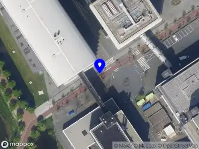 Ambulance met grote spoed naar de Einthovenweg in Leiden