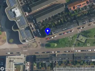 Ambulance met grote spoed naar de Sterappelstraat in Amsterdam