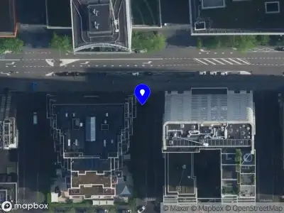 Traumahelikopter met grote spoed naar de Gustav Mahlerlaan in Amsterdam