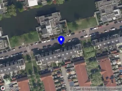 Ambulance met grote spoed naar de Piet van de Polsingel in Rotterdam