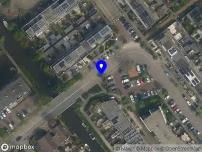 Ambulance met grote spoed naar de Calsstraat in Naaldwijk