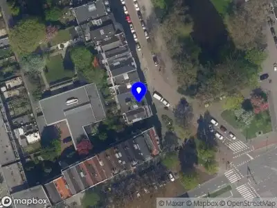 Ambulance met grote spoed naar de Heemraadssingel in Rotterdam