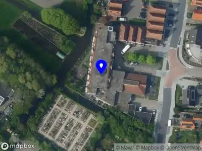 Ambulance met grote spoed naar de Bavohof in Ursem