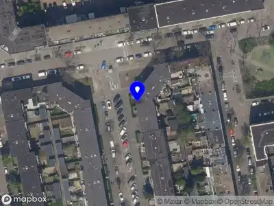 Ambulance met gepaste spoed naar de Riederstraat in Rotterdam