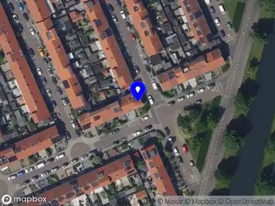 Ambulance met grote spoed naar de Sweelinckstraat in Dordrecht