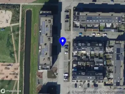 Ambulance met grote spoed naar de Seinhuiswei in Barendrecht