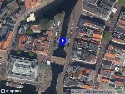 112 melding Brandweer met gepaste spoed naar de Nieuwe Sluisstraat in Schiedam