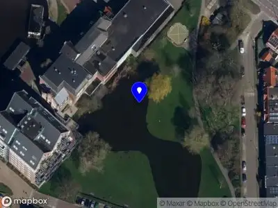 Politie met grote spoed naar de Oostersingel in Leeuwarden vanwege personen te water