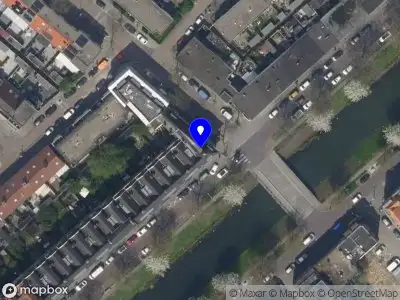 Ambulance met grote spoed naar de Lange Hilleweg in Rotterdam