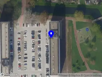 Ambulance met grote spoed naar de Aalsdijk in Rotterdam