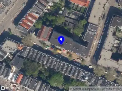 Ambulance met gepaste spoed naar de Gerard Scholtenstraat in Rotterdam