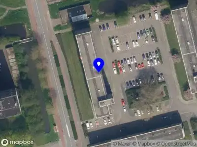 Ambulance met grote spoed naar de Wilgenhoek in Capelle aan den IJssel