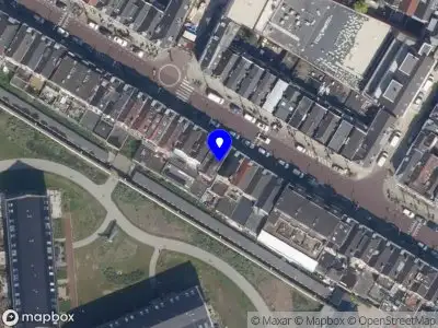 Ambulance met gepaste spoed naar de Zwart Janstraat in Rotterdam