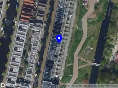 Ambulance met gepaste spoed naar de Lakenplein in Leiden