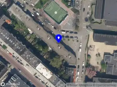 Ambulance met grote spoed naar de Stationstraat in Schiedam