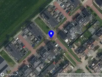 Politie naar de Lagedijk in Schalkwijk vanwege voertuigen te water