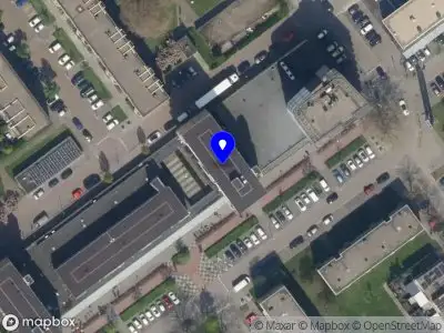 Ambulance met grote spoed naar de Monseigneur Nolenslaan in Schiedam