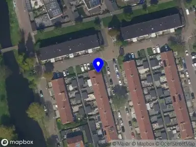 Ambulance met grote spoed naar de Van Aerssenstraat in Vlaardingen