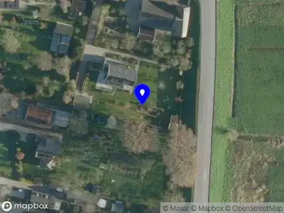 Ambulance met grote spoed naar de Kerkeind in Arkel