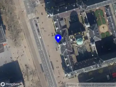 Ambulance met gepaste spoed naar de Doelwater in Rotterdam