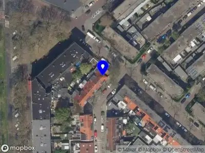Ambulance met gepaste spoed naar de Narcissenstraat in Rotterdam