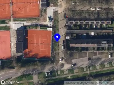 Brandweer met grote spoed naar de De Goudplevier in Harlingen vanwege afhijsen patient