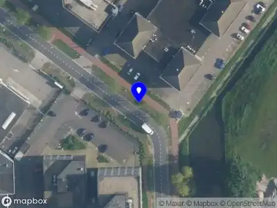 Ambulance met gepaste spoed naar de Zekeringstraat in Amsterdam