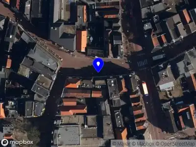 Politie met grote spoed naar de Wijde Burgstraat in Sneek vanwege ongeval met letsel