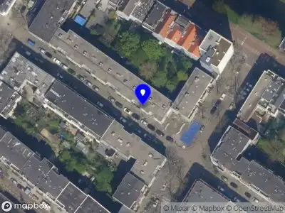 Ambulance met grote spoed naar de Agniesestraat in Rotterdam
