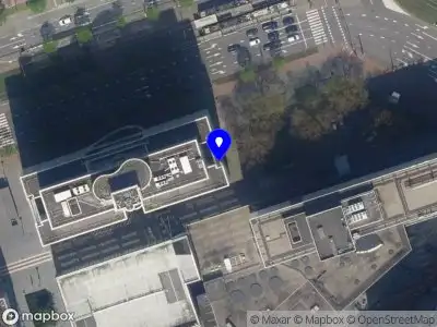 Ambulance met grote spoed naar de Weena in Rotterdam