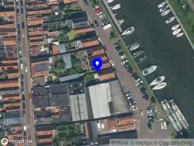 Ambulance met gepaste spoed naar de Haringburgwal in Monnickendam