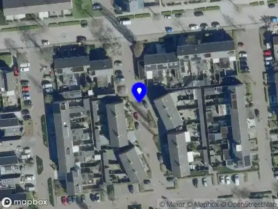 Brandweer en politie met grote spoed naar de Albert Rousselstraat in Waalwijk vanwege waarnemen gaslucht