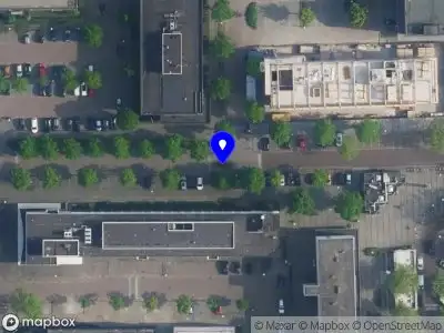 Ambulance met grote spoed naar de Zwaansvliet in Amsterdam