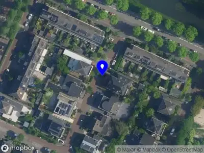 Ambulance met grote spoed naar de De Warren in Amstelveen