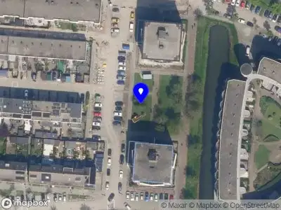 Ambulance met grote spoed naar de Gerstakker in Schiedam